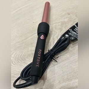 NWOT FoxyBae Black and Pink Curling Wand